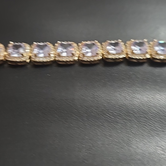 Jewelry - Picture 4 of 6